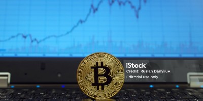 用 AI 绘画如何变现？接单与商用渠道详解