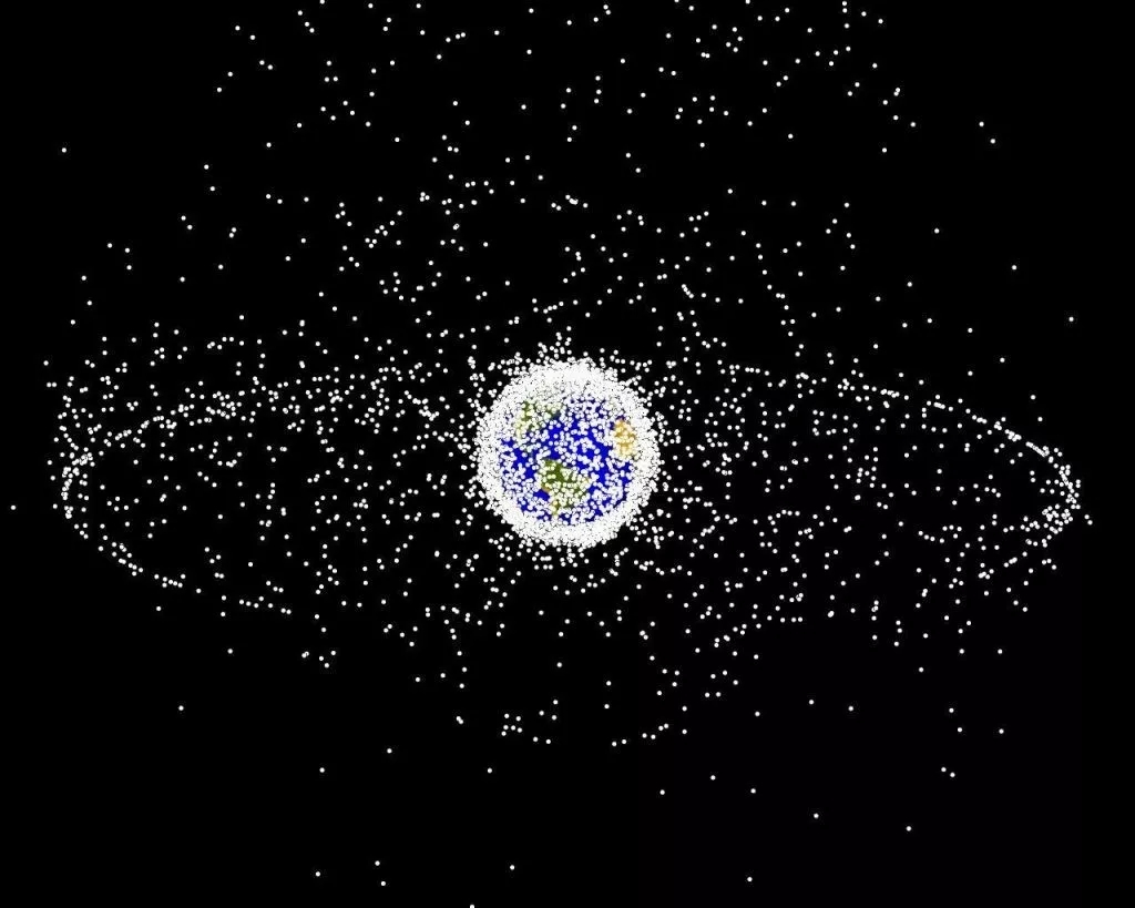 迷你裙宇宙海贼漫画，天文学家炮轰马斯克的“星链”网络 永久性污染夜空