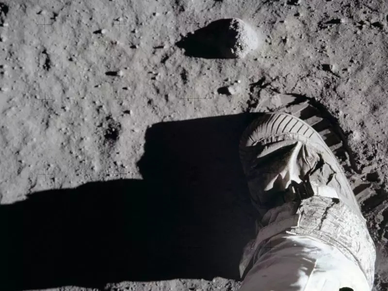 宇宙星神哈迪斯，听听宇航员说说人类为何40年没有重返月球？
