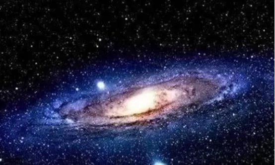 宇宙护卫队，银河系中央云云明亮，那里到底是什么？