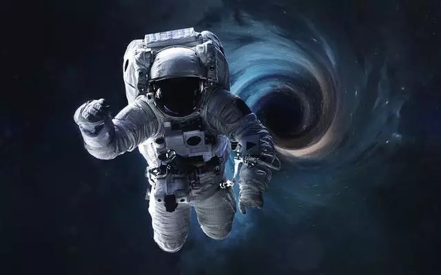 关于平行宇宙的电影，你领会旋转黑洞吗？它或许颗作为超空间旅行的入口！