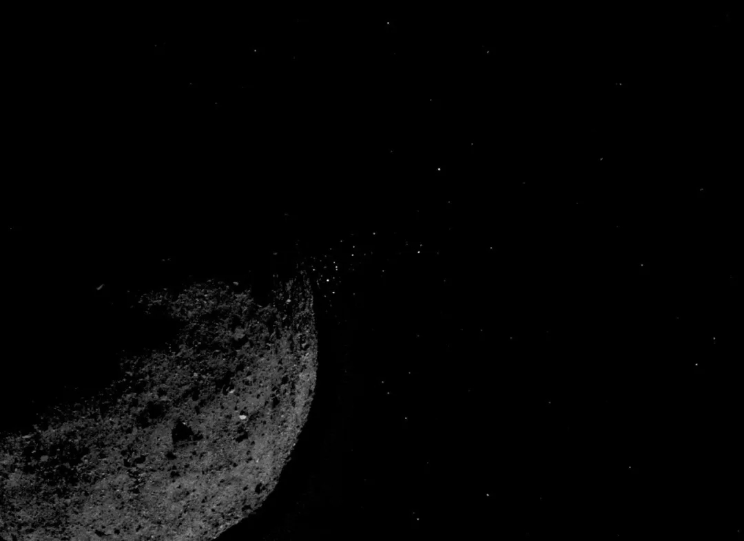 从死亡步兵到宇宙大帝，惊人发现：小行星“贝努”喷射颗粒羽流 岁数估量10亿岁